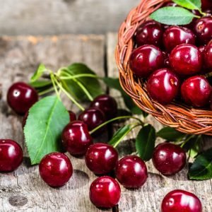 Sojų vaško kvapni žvakė SALDŽIOJI VYŠNIA