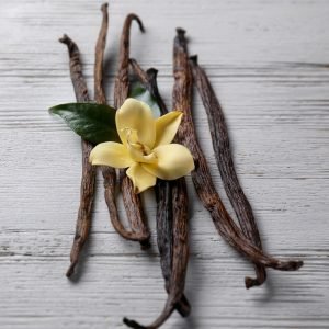 Sojų vaško kvapni žvakė  VANILĖ-PAČIULIAI